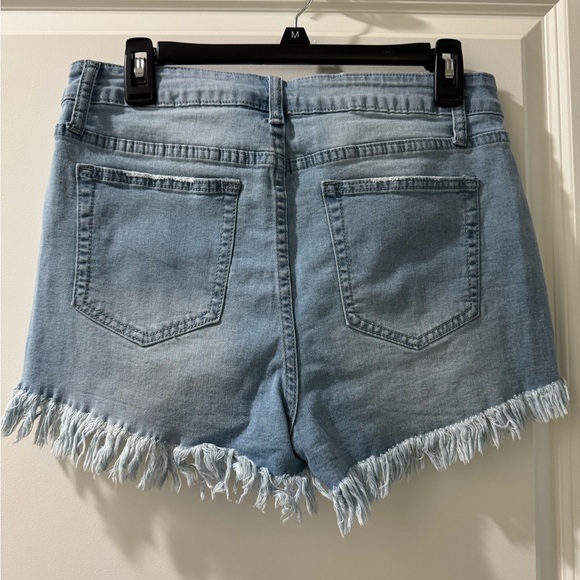 Amazon Frayed Hem Jean Shorts in Light Blue - Picture 2 of 3